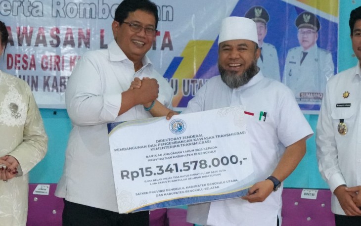 Kunjungan Kerja Wamentrans Viva Yoga ke Kawasan Transmigrasi Lagita