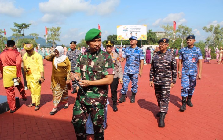 Komandan Kodim (Dandim) 0315/Tanjungpinang, Letkol Inf Abdul Hamid, S.I.P., menghadiri upacara peringatan Hari Jadi Provinsi Kepulauan Riau (Kepri) ke-23 yang digelar di Halaman Kantor Bupati Bintan, Rabu (24/9/2025) 