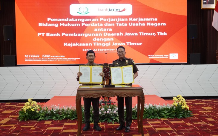 Perkuat Perlindungan Hukum Perdata dan TUN, Bank Jatim dan Kejati Jatim Tandatangani PKS