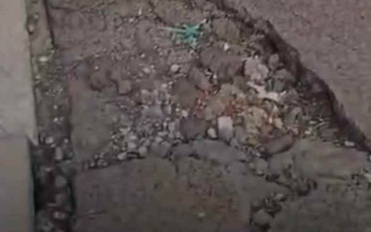 Jalan amblas di Kelurahan Sukmajaya Depok 