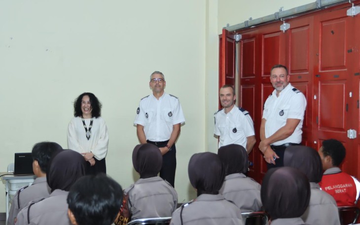 Delegasi Kepolisian Prancis saat mengunjungi Sepolwan Lemdiklat Polri di Jakarta, Selasa (7/10)