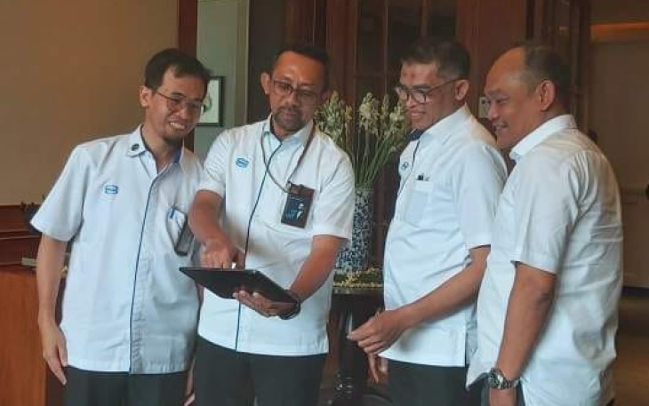 Direktur Pemasaran & Quality, Health, Safety, and Environment (QHSE), Tomo Dwihasputro bersama Jajaran Pimpinan PT Wijaya Karya Bangunan Gedung Tbk (WEGE) paparkan strategi kejar target kontrak baru perseroan pada acara Media Gathering WEGE di Jakarta, Rabu (15/10)