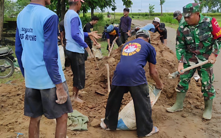 Perbaikan jalan rusak wilayah desa binaan 