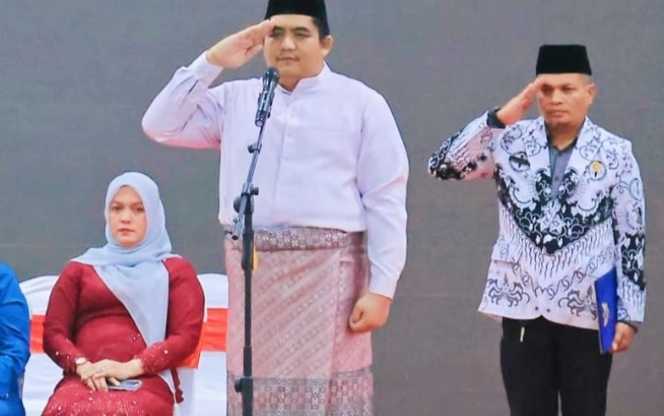 Bupati Bintan Roby Kurniawan SPWK Bertindak Sebagai Pembina Upacara Peringatan HUT ke-80 PGRI dan Hari Guru Nasional 2025