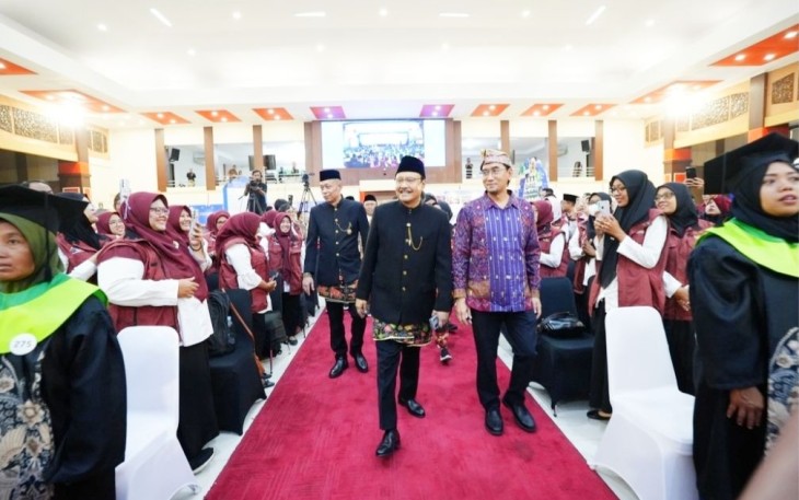 Mensos Saifullah Yusuf memberikan graduasi di Universitas Brawijaya Malang, Jum'at (2/5)