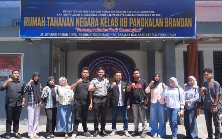 Karutan Pangkalan Brandan Erwin Siregar Lakukan Poto Bersama PB Himalaya Usai Gelar Silaturahmi.
