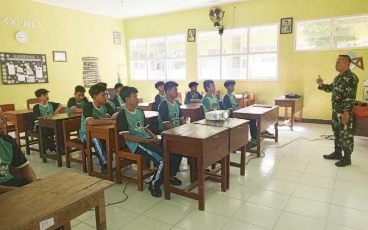 Pembinaan khusus siswa di wilayah desa binaan 