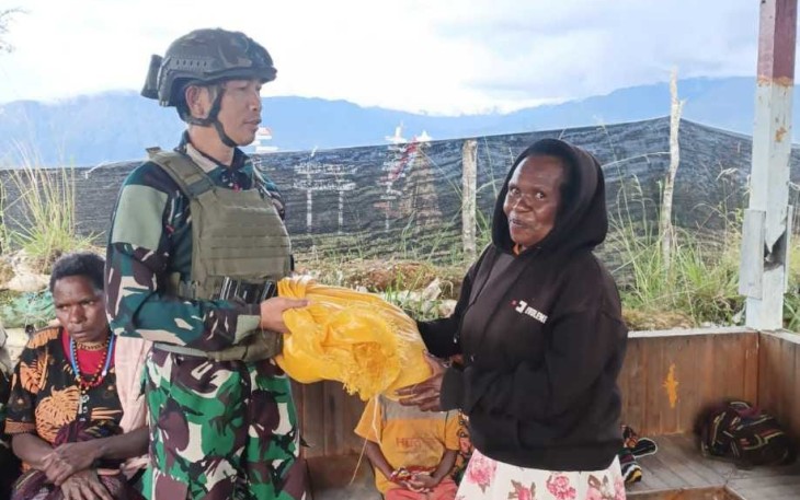 Satgas TNI Jadi Pelindung di Tengah Ketakutan
