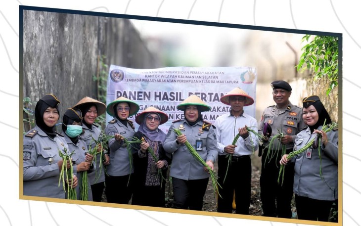 Kalapas Perempuan Kelas IIA Martapura Peristiwa Bru Sembiring S.H.,M.H Pimpin Langsung Kegiatan Panen Raya.