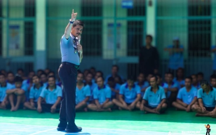 Karutan Pangkalan Brandan Erwin Siregar Saat Berikan Pemahaman Remisi kepada Warga Binaan