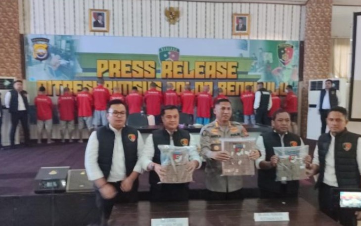 Kabid Humas Polda Bengkulu, Kombespol Andy Pramudya Wardana Saat Melakukan Konferensi Pers 