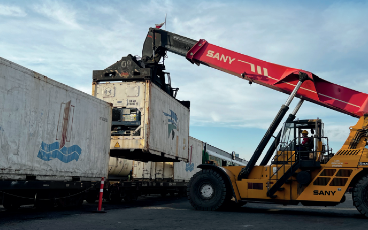 KAI Logistik Optimalkan KA Kontainer Reefer