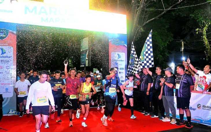Kadisops Lanud Sultan Hasanuddin Bersama Bupati Maros saat Lepas 2.000 Peserta Maros Marathon 2025