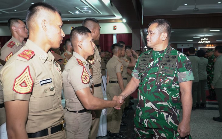 Kasad saat memberikan pembekalan kepada para Taruna Akademi Militer (Akmil) Tingkat III dan Tingkat IV, calon Perwira Remaja (Paja), di Akmil, Magelang, Rabu (9/7/2025)