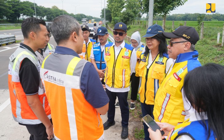 Wakil Menteri Pekerjaan Umum (PU) Diana Kusumastuti Inspeksi Ruas Tol di Jawa Barat