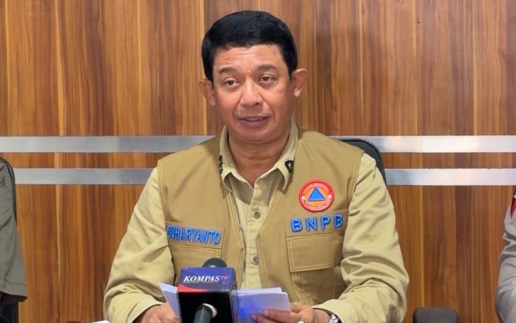 Kepala BNPB Letjen TNI Dr. Suharyanto S.Sos., M.M., saat konferensi pers dari Bandara Silangit, Tapanuli Utara, Sumatra Utara, Jumat (28/11).