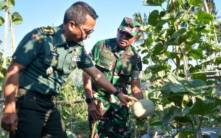 Letkol Czi Hanif Tupen saat Terima Kunjungan Tim Binter TNI-AD