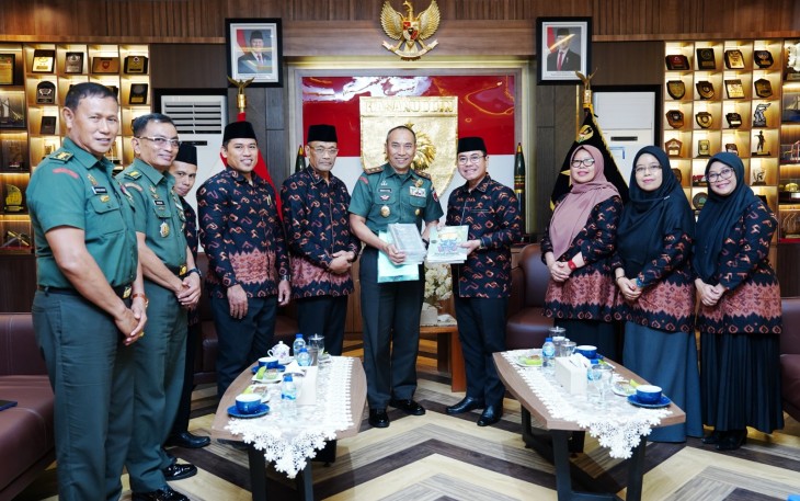 Pengurus LDII Sulawesi Selatan bersama Pangdam XIV/Hasanuddin Mayjen TNI Windiyatno usai audiensi di Markas Kodam XIV/Hasanuddin, Rabu (30/4/2025)