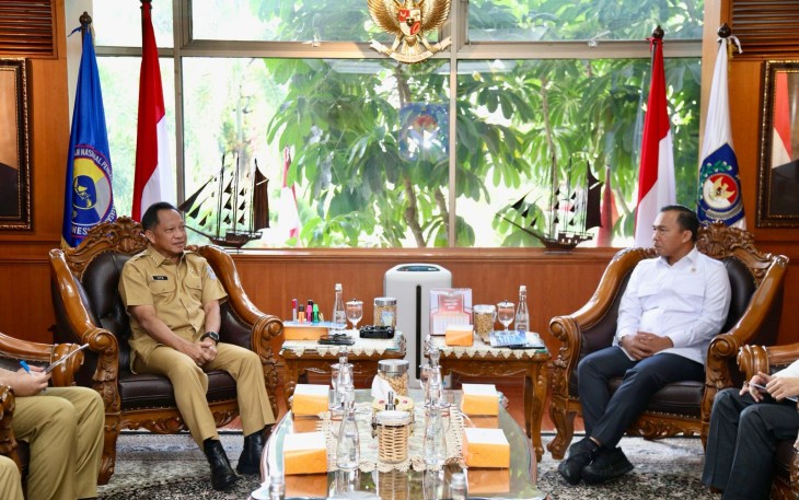 Mendagri Muhammad Tito Karnavian saat menerima kunjungan kerja Menteri Kependudukan dan Pembangunan Keluarga (Mendukbangga)/Kepala BKKBN Wihaji.