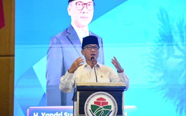 Mendes PDT Yandri Susanto saat membuka acara Peningkatan Kapasitas dan Konsolidasi TPP dalam Optimalisasi Pemberdayaan Masyarakat Desa serta Monev Implementasi Regulasi Terbaru Kepmendesa 294/2025 di Wyndham Hotel Surabaya, Senin (22/12/2025).
