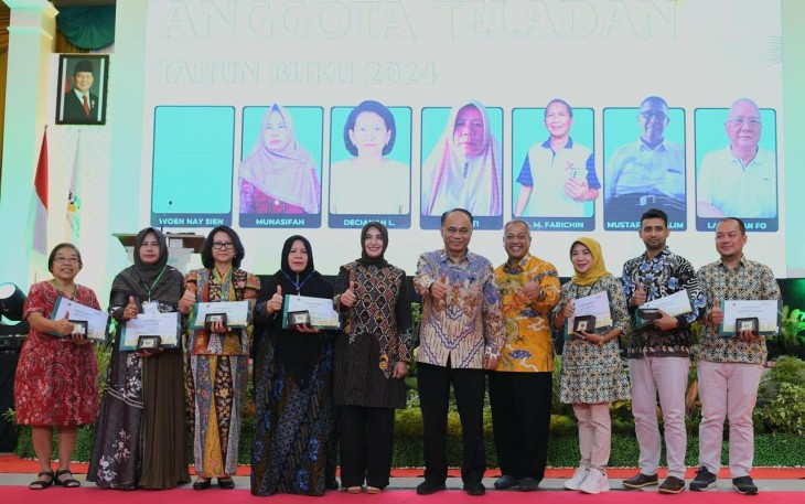  Menkop Budi Arie dalam acara RAT Tahun Buku 2024 Koperasi Simpan Pinjam Jasa (Kospin Jasa) di Pekalongan, Sabtu (22/02)