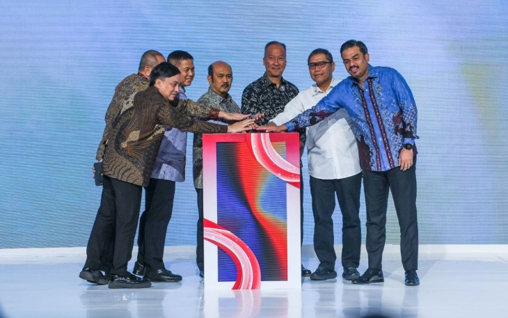 Pembukaan International Motor Show (IIMS) 2025 di Jakarta, Kamis (13/2).