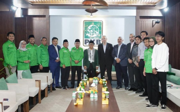 Gus Muhaimin saat Terima Kunjungan Ketua Partai Nasional Palestina Mustofa Barghoutsi, Rabu (3/9/2025).