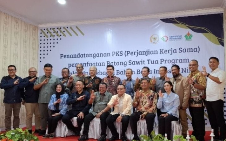 Penandatanganan PKS dilaksanakan di Pabrik Kelapa Sawit Adolina Serdang Bedagai, Sumatera Utara, Kamis (104) lalu. 