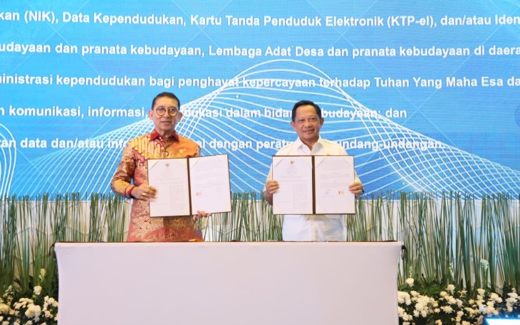 Penandatanganan berlangsung di Plaza Insan Berprestasi, Gedung A Kementerian Pendidikan Dasar dan Menengah (Kemendikdasmen), Jakarta, Selasa (21/10/2025).