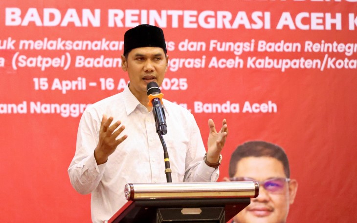 Plt Sekretaris Daerah Aceh M Nasir, pada Rapat Koordinasi Badan Reintegrasi Aceh dengan Satuan Pelaksana dan Penghubung BRA Kabupaten/Kota, di Aula Grand Nanggroe, Selasa (15/4/2025) malam. 
