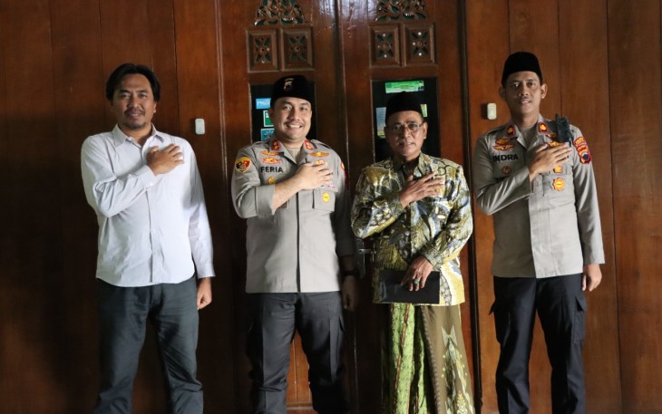 Polres Kendal saat Silaturahmi dan Bakti Sosial di Ponpes Nurul Qur’an