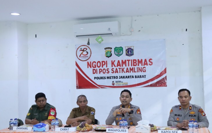Polres Metro Jakarta Barat kembali menggelar kegiatan Ngopi Kamtibmas, sebuah program dialog antara kepolisian dan masyarakat guna menjaga keamanan dan ketertiban lingkungan