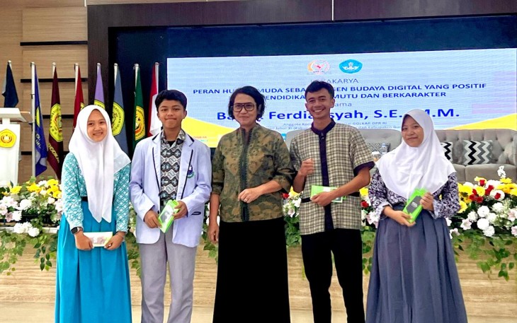 Sekretaris Jenderal, Suharti, mengajak seluruh peserta menjadi humas muda di lingkungan pendidikan