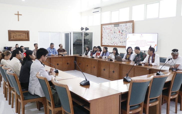 Suasana hangat menyelimuti Grha Kartini, Kampus Kartini Universitas Kristen Satya Wacana (UKSW) dalam acara Welcome Lunch bersama para delegasi Bukidnon State University (BukSU), Filipina.