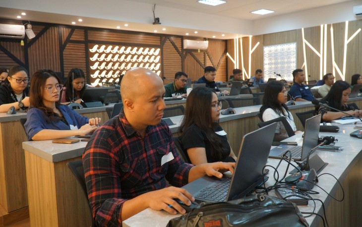 Suasana workshop “Penguatan Kompetensi Pengelola Website dan Media Sosial Fakultas dan Direktorat” di Diplomacy Room UKSW.