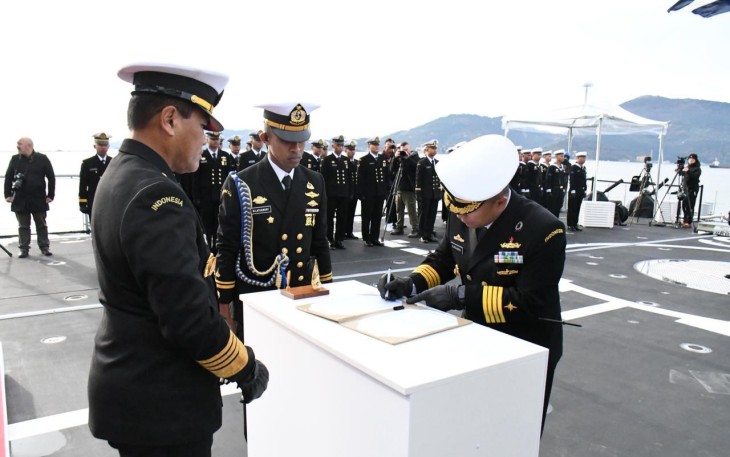 Upacara Serah Terima Kapal Perang Republik Indonesia (KRI) Prabu Siliwangi-321 di galangan kapal Fincantieri, Muggiano, Italia, Senin (22/12).
