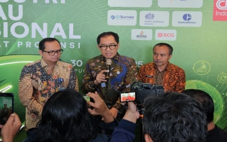 Wakil Menteri Perindustrian Faisol Riza pada pembukaan Forum Industri Hijau 2025 di Bandung, Rabu (304).