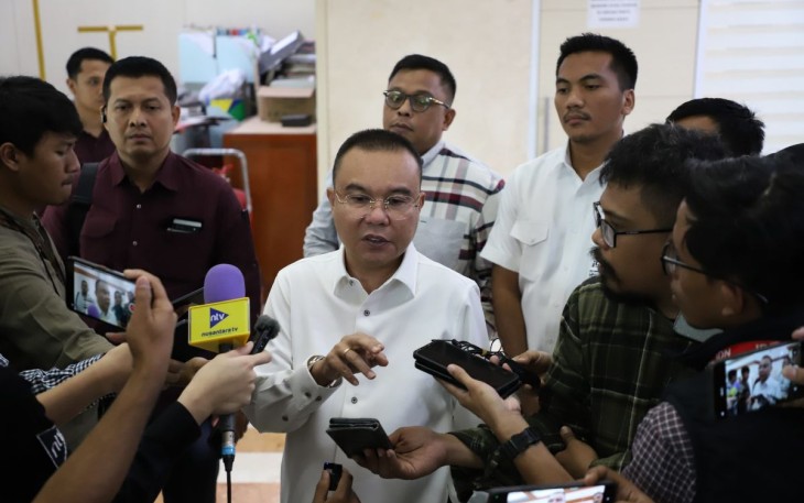 Wakil Ketua DPR RI Sufmi Dasco Ahmad saat memberikan keterangan pers di Jakarta, Jum'at (7/2)