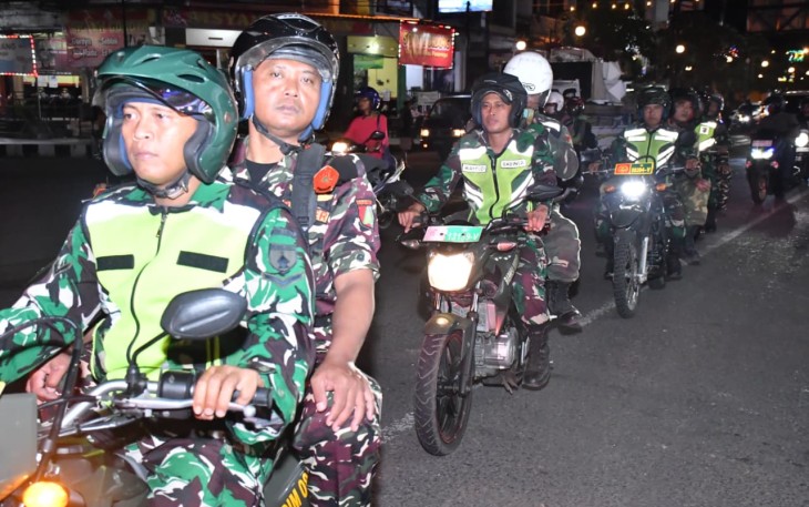 Patroli Kolaboratif Kodim Ponorogo Bersama GP Ansor dan Banser Wujudkan Suasana Kondusif di Ponorogo 