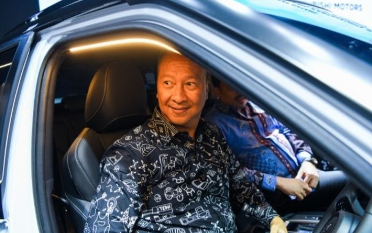 Menteri Perindustrian Agus Gumiwang Kartasasmita