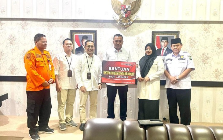 Bank Jatim Salurkan Donasi Untuk Korban Banjir Bandang Situbondo