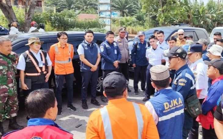Balai Teknik (Baltek) Perkeretaapian Kelas I Medan, Dinas Perhubungan Sumatera Utara (Dishub Sumut), bersama DPRD Kabupaten Batu Bara, dan PT KAI serta camat hingga perangkat desa turun tangan melakukan pemeriksaan langsung ke lokasi pada Selasa (18/3/2025)