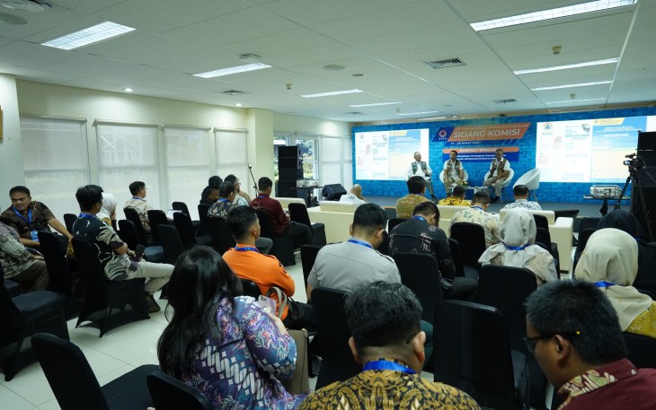 Sidang Komisi Darurat Bencana yang dibuka oleh Deputi Bidang Penanganan Darurat Mayjen TNI Lukmansyah, M.Tr (Han) pada gelaran Rapat Koordinasi Nasional Penanggulangan Bencana yang dilakukan secara hybrid dengan peserta seluruh BPBD Se-Indonesia bertempat di Gedung INA-DRTG, Kabupaten Bogor, Jawa Barat pada Selasa (18/3)