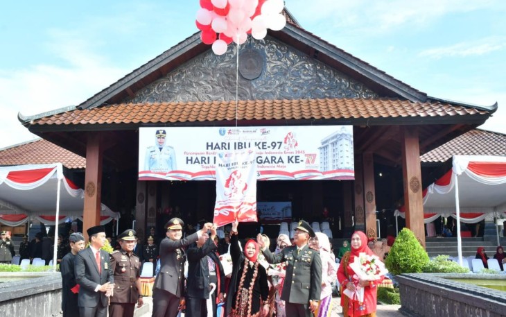 Dandim Ponorogo Hadiri Upacara Peringatan Hari Ibu KE-97 dan Hari Bela Negara Ke 77 Kab Ponorogo Tahun 2025