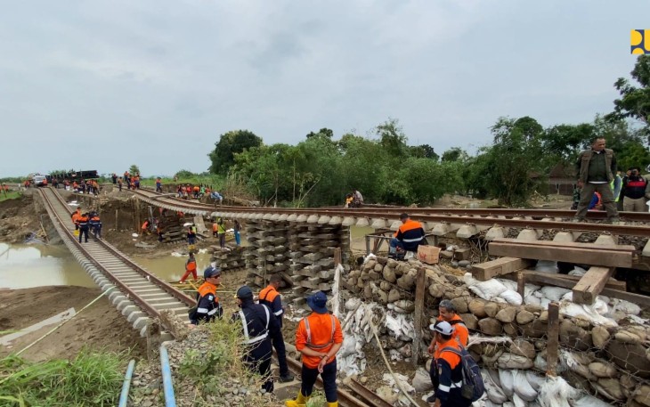 Kementerian PU Lakukan Perbaikan Darurat 2 Titik Tanggul Jebol Sungai Tuntang