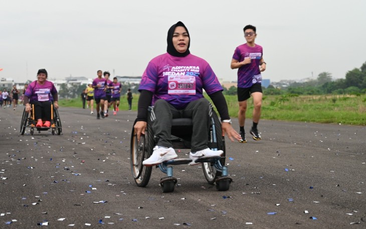 Ribuan Peserta dan Puluhan Disabilitas Meriahkan Adhyaksa Charity Run 2025 di Lanud Soewondo
