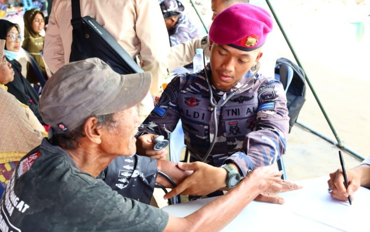 TNI AL Tutup Tahun Dengan Gelar Aksi Kemanusiaan di Bireun Aceh 