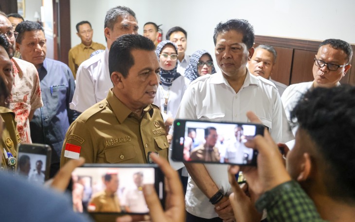 Gubernur Kepulauan Riau H Ansar Ahmad