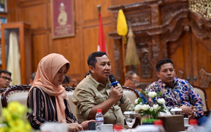 Seskemenkop Ahmad Zabadi dalam sosialisasi Kopdes/ Kel Merah Putih di Banyumas, Sabtu (3/5).