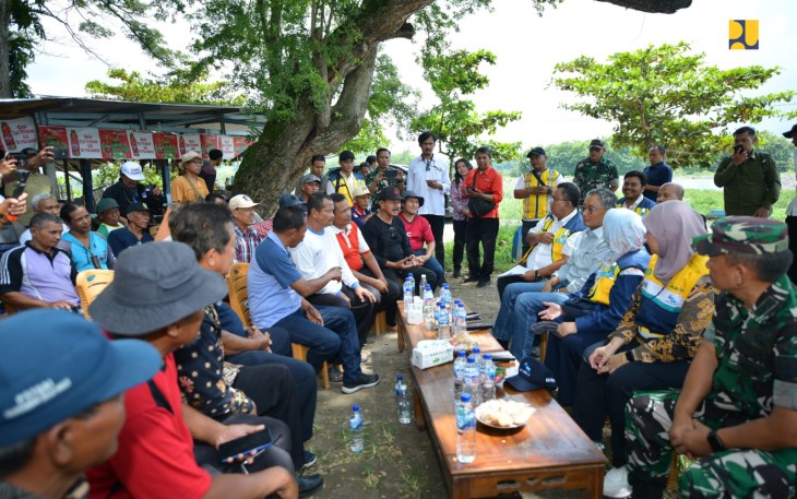 Menteri Pekerjaan Umum Dody Hanggodo melanjutkan kunjungan ke wilayah Kabupaten Wonogiri dengan meninjau Bendung Colo yang berbatasan dengan Kabupaten Sukoharjo, Jawa Tengah, Sabtu (8/2/2025)